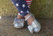 Load image into Gallery viewer, [Holographic + Iridescent] Bow Shoes
