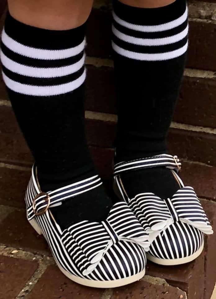 [Black w/ White Stripe] Baseball Socks