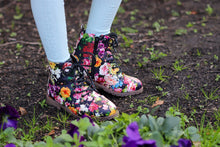 Load image into Gallery viewer, [Floral Black Matte] Boots
