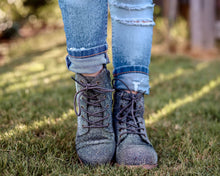 Load image into Gallery viewer, [Charcoal Haze] Boots
