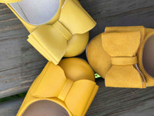 Load image into Gallery viewer, [Mustard Suede] Bow Shoes
