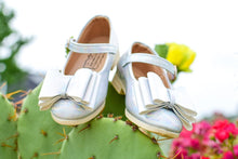 Load image into Gallery viewer, [Holographic + Iridescent] Bow Shoes
