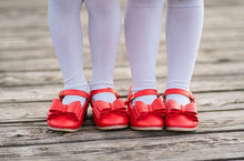 Load image into Gallery viewer, [Red Shimmer] Bow Shoes
