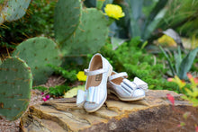 Load image into Gallery viewer, [Holographic + Iridescent] Bow Shoes
