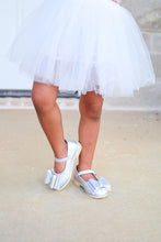 Load image into Gallery viewer, [Holographic + Iridescent] Bow Shoes
