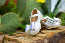 Load image into Gallery viewer, [Holographic + Iridescent] Bow Shoes
