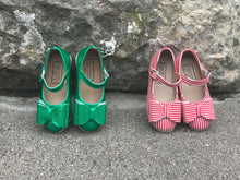 Load image into Gallery viewer, [Red + White Stripe] Bow Shoes
