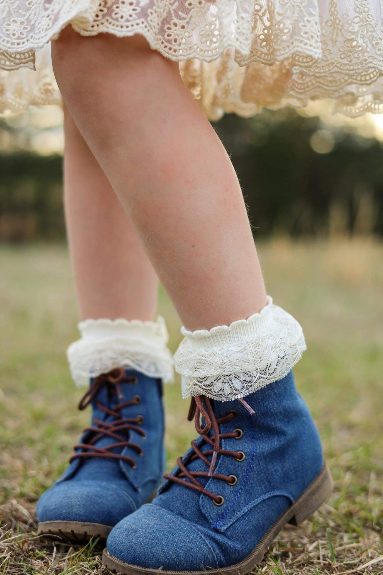 [Cream Vintage Lace Trim] Ankle Socks w/ Ruffles