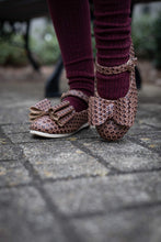 Load image into Gallery viewer, [Brown Basket Weave] Bow Shoes
