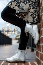 Load image into Gallery viewer, [Silver Shimmer 2.0] Boots
