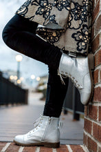Load image into Gallery viewer, [Silver Shimmer 2.0] Boots
