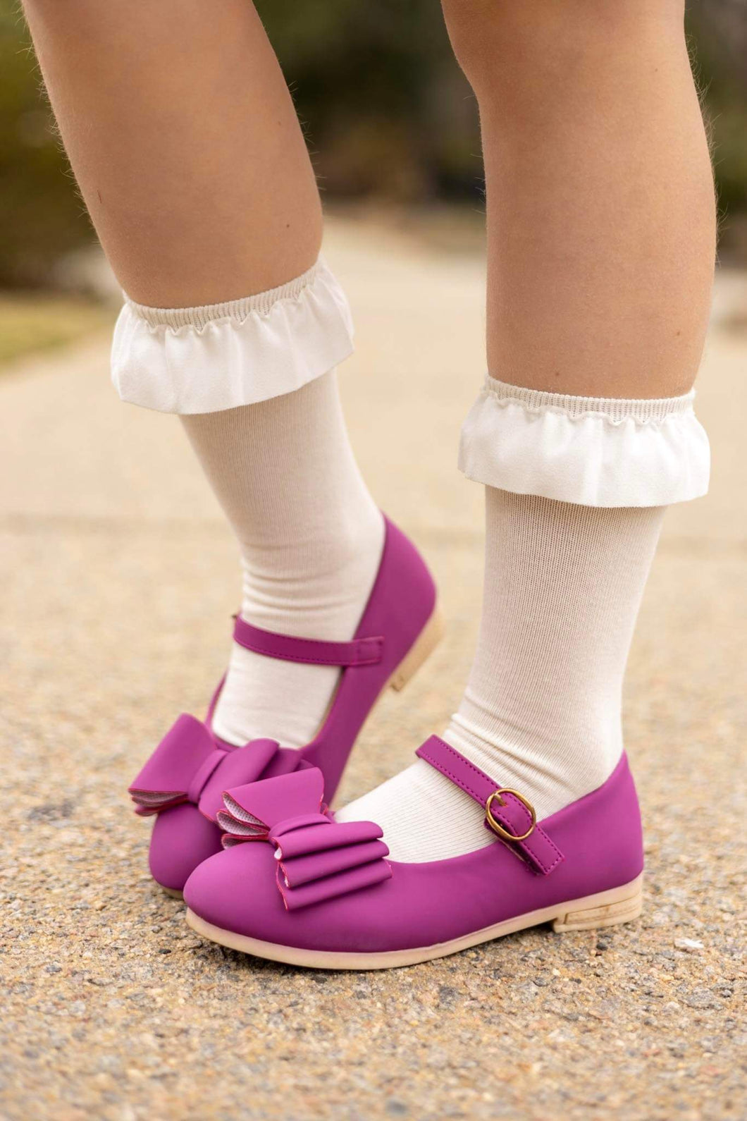 [Cream w/ White Ruffle Trim] Tall Socks