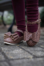 Load image into Gallery viewer, [Brown Basket Weave] Bow Shoes

