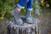 Load image into Gallery viewer, [Charcoal Haze] Boots
